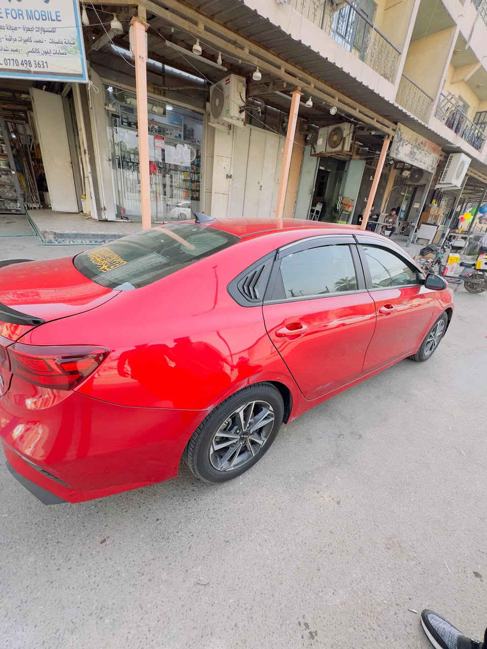 ياالله السلام عليكم
فورتيLX مديل 2023 موصفات عاديه 

معروفه تحكمً كامره تحكمات توقف ذاتي 

3وضعيات قياده شاشت عطلات يعني معروفه 

سياره حادثهه جاملغ الخلفي الايسر راجع بارد 

وصبغ ع كد ارقم الخلفي فقظ صور الحادث يمك 

سياره ماشيه 57m رقم بغداد بسمي  

مكان سياره شارع فلسطين  

هذا رقمي ***********
