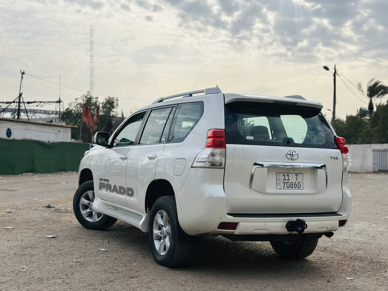 برادو 2011 خليجي مكفوله كفالة عامة لا ضربه ولا صبغ فقط بارد في جاملغ الامامي لون ابيض لؤلؤي
السعر 205 $وبيه مجال حك جيه بسمي شخصيآ
مواصفات نص فول مكينه ٢٧٠٠ شاشه كبيره اندرويد تبريد لمس ثلاجه داخليه مري شفط تحكم ستيرن كامره خلفيه نضام ايكو اقتصاد بانزين مانع الانزلاق حساسات خلفيه اشاير بلمري ٧ راكب ٣قطع تبريد فورويل درايف داخل بيجي وبيها مواصفات اكثر سياره ماشيه ٢٨٦ سياره رقم بغداد جديد هزه وفحص جدد سنويه ٢٠٣٠ تحويل ثاني يوم عنوان بغداد
رقم الهاتف ‭٠٧٧١ ٣٧٦ ٧٥٩٦‬
