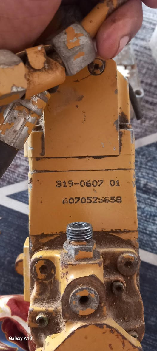 سلام عليكم انجكترات وطاحونه وعقل كريدر كتر c70 للبيع حاويه السعر جايات من أمريكه الله شاهد قبل ٤ سنوات ب ٣٢ ورقه هسه بيش بسوك بحض وبخت ابيحن وليريدهن هاذه رقمي يخابرني ويدلل ***********

