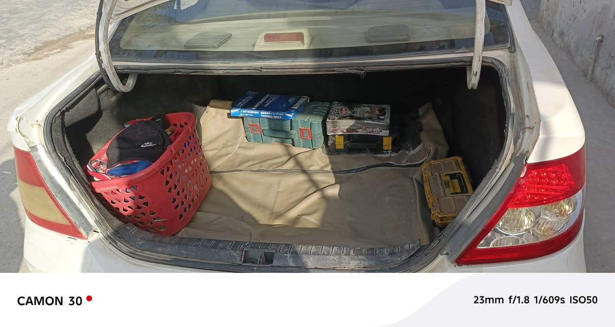 سلام عليكم بي وايدي f3 موديل 2013 بيها باب سايق صبغ او اماكن جراد قليله مثل ما موضح بل صور رايدها اب 55 وبيها مجال قليل مكاني بغداد ***********
