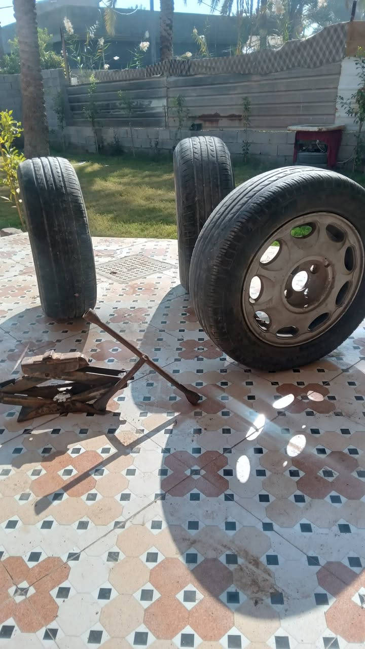 تايرات عدد٣ حجم ١٤ مع جك ويل صبانه العنوان كربلاء الحسينيه السعر ٥٠ (***********)
