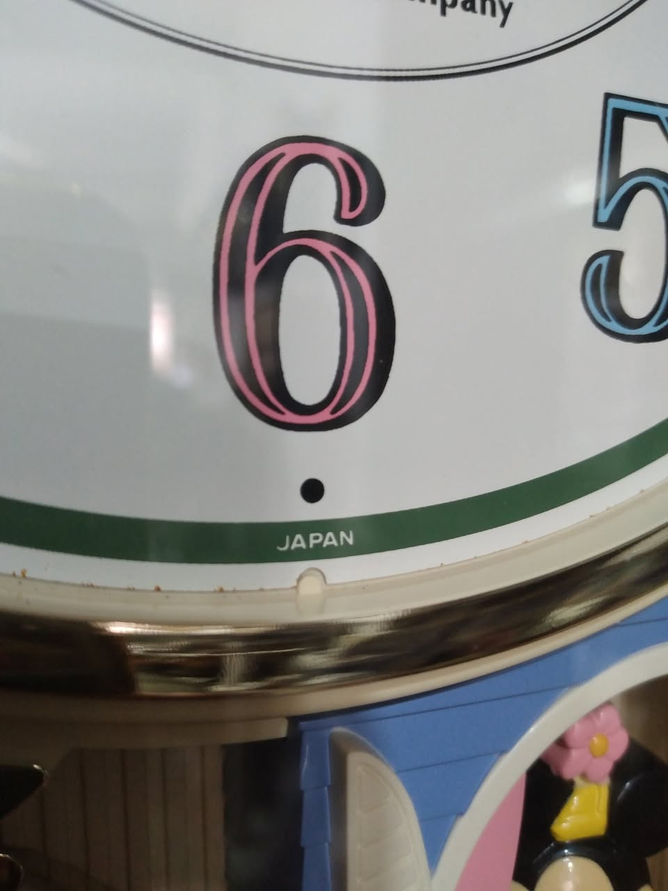 ساعة موسيقى ياباني النظافة عاليا 
***********   مكان الموصل  
 يوجد توصيل
