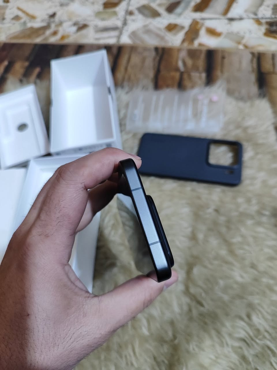 سلام عليكم اخوان جهاز شاومي 15 نسخه عالميه 512 كامل الملحقات نضافه عاليه جدا معروفه مواصفاته العاليه من معالج 8اليت وكامرات لايكا وحجم زغير لمحبين الفخامه بطاريه 100 عدد الدورات 25  يعتبر فلاكشب شاومي للسنه الفاتت للمراوس او البيع ب ٦٧٥ الف وبي مجال جدا بسيط مكاني بغداد مدينه الصدر توصيل ماعندي للاستفسار خاص او وات ساب ***********
