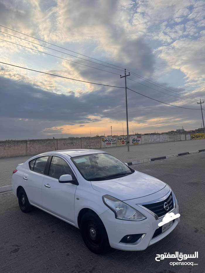 سلام عليكم 
نيسان صني 2020 ماشية 74 الف.
مكينة كير تبريد كفالة حدادية امامي جديد خلفي بلاد تخم تاير جديد منظومة الاحتراق كلها جديدة + 2 عبوة فيت بم احتياط شرط بانزين كله محسن.
بيها فقط المكان المحدد صبغ.
سعرها 110 وبيها مجال بسيط عنواني البصرة.
*********** البصرة, العراق
