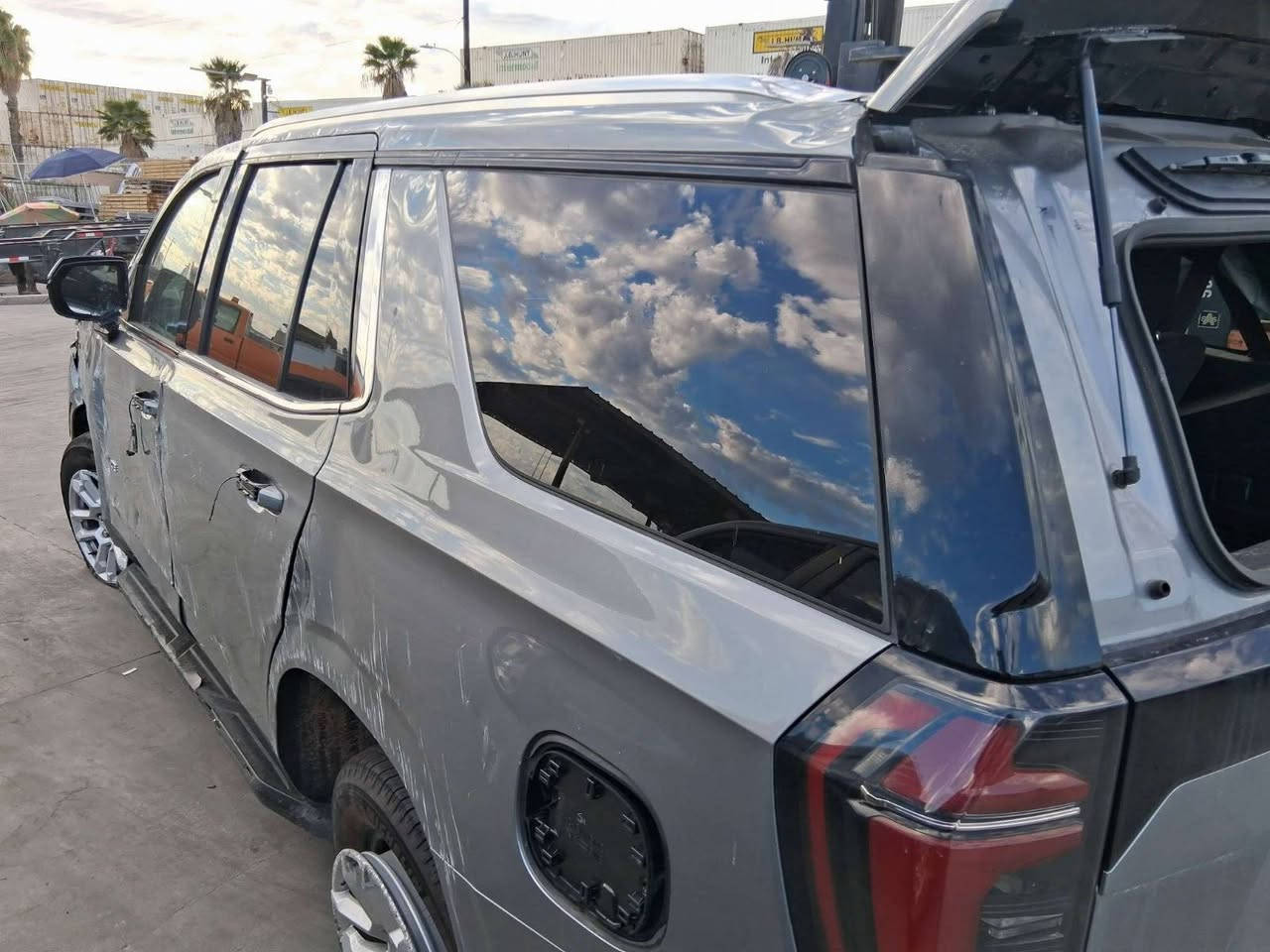 تاهو ٢٠٢٥ للبيع بعدهي على حادث مال امريكة رقم بغداد شهداء مكان السياره بغداد سعرها قفل٣٥ رقم الجوال ***********
