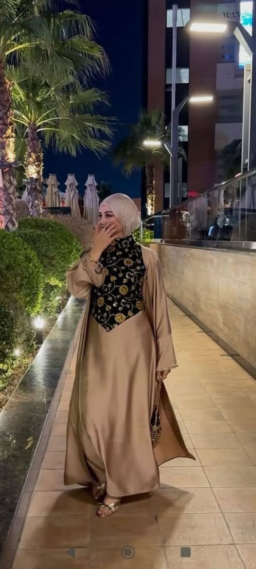 فستان للبيع ما ملبوس كلش حلوه سعرها 65وبي مجال قليل تفضلوا على واتساب ***********
