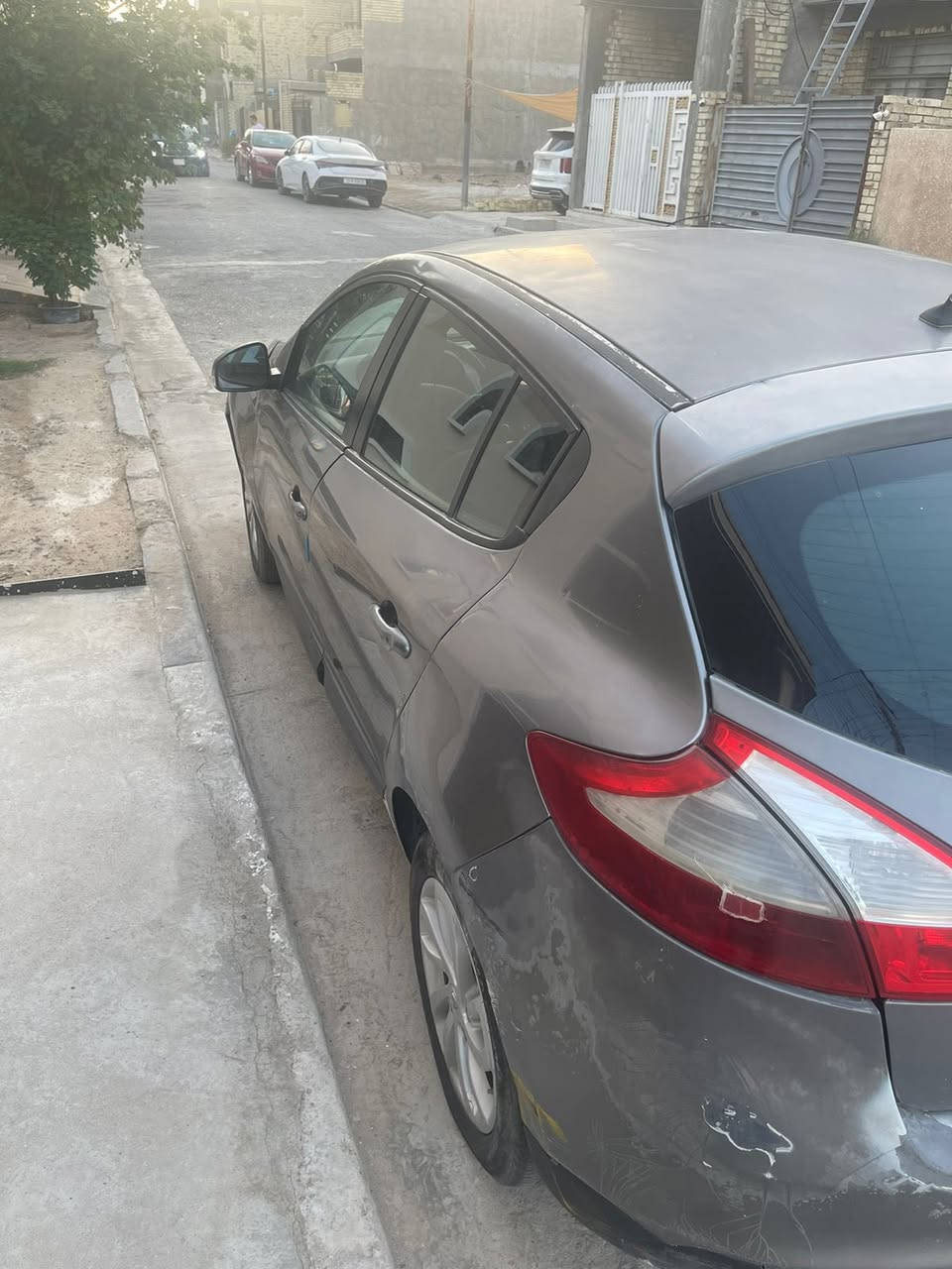 السلام عليكم
رينو ميكان 2013 وارد خليجي بجم كبس 

 مكينه 1600 

سياره كير تمام 
مكينه تنقص 

صدر تمام كهربائيات كلها شغاله

 بيها أماكن معجون 

السياره تحتاج دعاميه اماميه تطبك 

ومكينه جديده فقط سعر مكينتها 4$ 

سعرها 38 بسعر الطيبه

مكانها بغداد حي الجهاد 

***********
