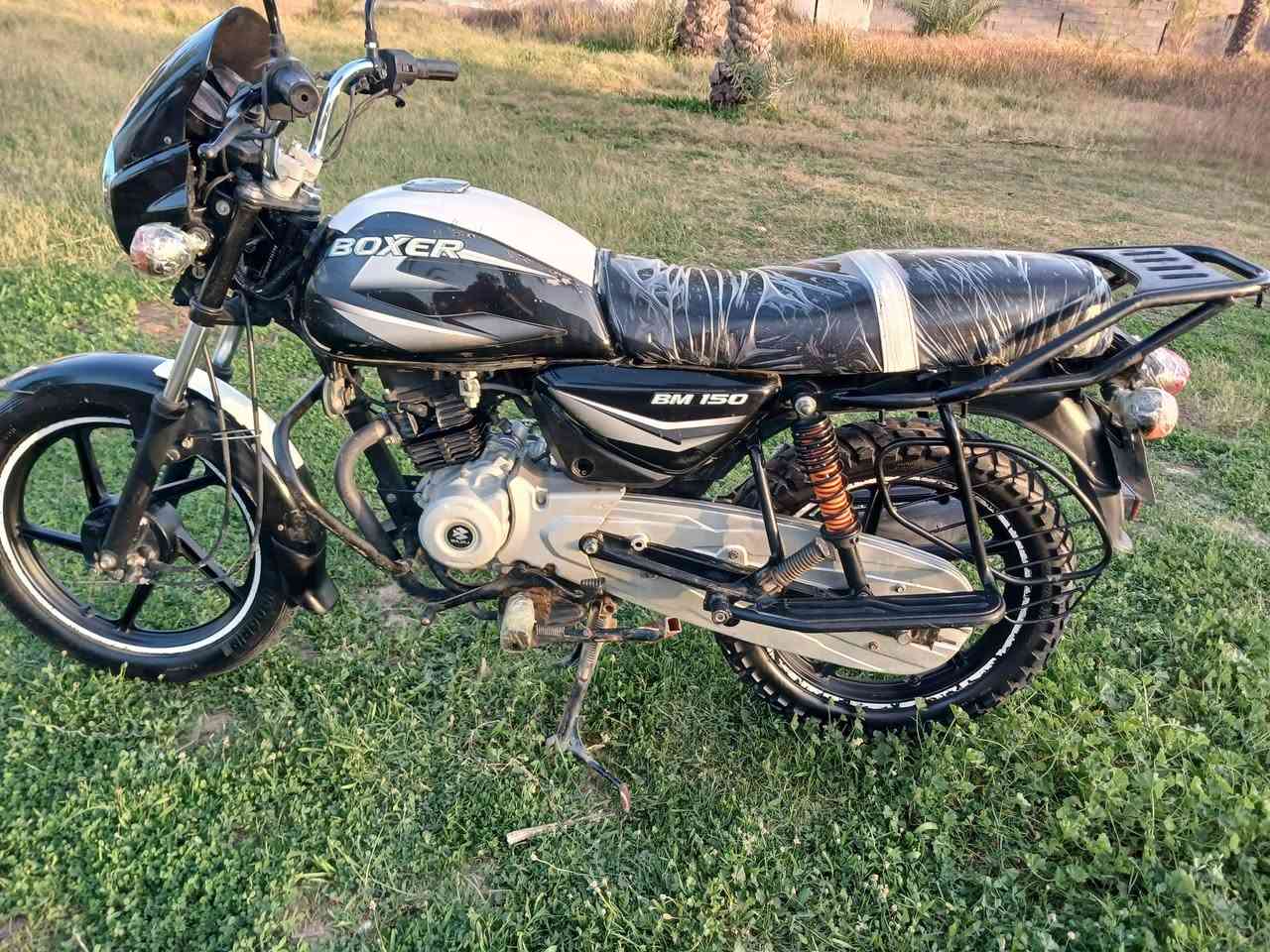 بوكسر مديل 23 اوراق ستنساخ تجي من بيتي تاخذها مكاتبه اسويلك 
دراجه سبانه ممدود عليها 
كفاله عامه 
مكاني ديالى بلدروز جسر النفط
السعر 975 بيها مجال 
***********
