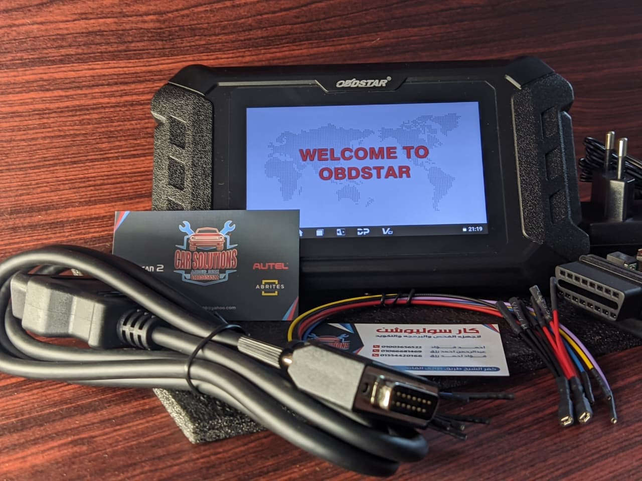 تم تصميم الجهاز خصيصًا لورش الصيانة المتقدمة لمسح بيانات الحوادث وإعادة تهيئة نظام الإيرباج. 
إعادة ضبط الإيرباج بنقرة واحدة: يدعم الجهاز إعادة ضبط الإيرباج لعدد كبير من العلامات التجارية (أكثر من 99 علامة تجارية وأكثر من 15900 رقم جزء لوحدة التحكم الإلكترونية ECU).
مسح بيانات الحوادث (Crash Data): يتيح قراءة ومسح بيانات الأعطال المخزنة بعد الحوادث.
وظائف متقدمة لوحدة التحكم الإلكترونية (ECU):
قراءة وكتابة ذاكرة EEPROM و FLASH.
قراءة ومسح رموز الأعطال (DTC).
كتابة رقم تعريف المركبة (VIN).
وضع BENCH: يحتوي الجهاز على مخططات توصيل واضحة لوضع BENCH (التوصيل المباشر بوحدة ECU على الطاولة دون الحاجة للمركبة).
وظائف إضافية: يدعم أيضًا إعادة ضبط زاوية التوجيه (SAS) وإعادة ضبط البطارية لبعض العلامات التجارية مثل أودي وفولفو وتسلا.
البحث الذكي: يدعم البحث الغامض (Fuzzy search) عن رقم جزء ECU لتسهيل العثور على الوحدة المطلوبة. 
الجهاز أداة محمولة وفعالة، وتأتي مع تحديثات مستمرة لضمان تغطية واسعة لأحدث موديلات السيارات.


**إذا كنت صاحب هذا الإعلان وتريد حذفه لأي سبب، رجاءا أرسل رسالة إلى الدعم الفني**