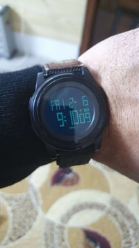 ساعة • للبيع