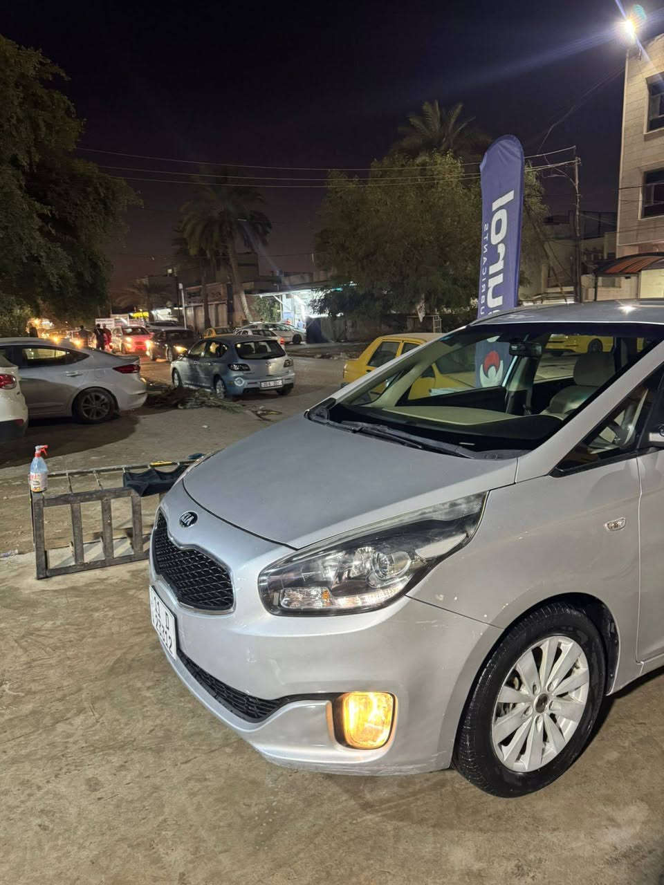 السلام عليكم
مكلف بالنشر
كيا كارينز موديل ٢٠١٦ كفالة من الصبغ والبارد محرك ٢٠٠٠ ماشية ١٠١٠٠٠ كيلو 
السونار والتفاصيل موضح بالفيديو 
السعر ١٥٧$ قفل
مكان السيارة بغداد العامرية 
للاستفسار ***********
