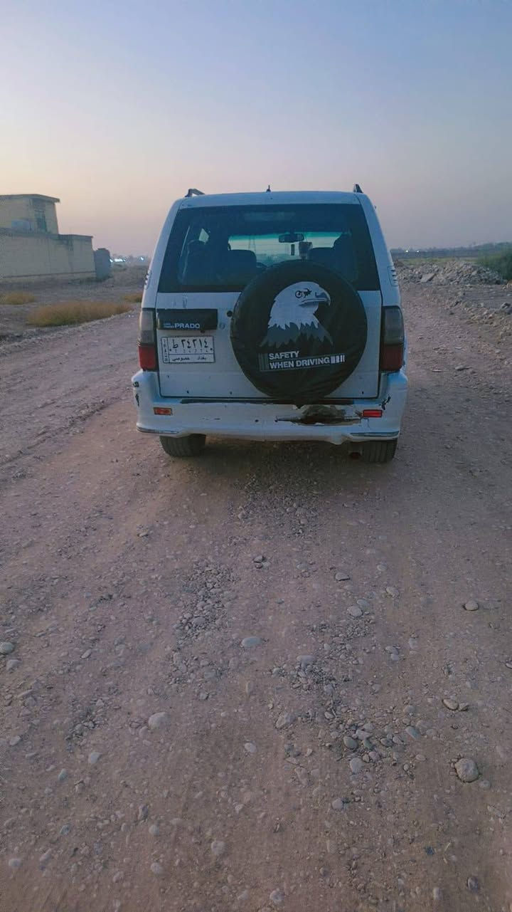 سياره برادو موديل 2001  مصبوغه عام بيه ضربه جاملق يمين رقم بغداد مشروع وطني سياره 7 راكب دبل تانكي تبريد شغال مكينه 6 سلندر بلادي كير اوتماتيك فورويل مكان السياره بغداد *********** ما متواجد فيس اتصال خط او واتساب سعره 85 وبيه مجال
