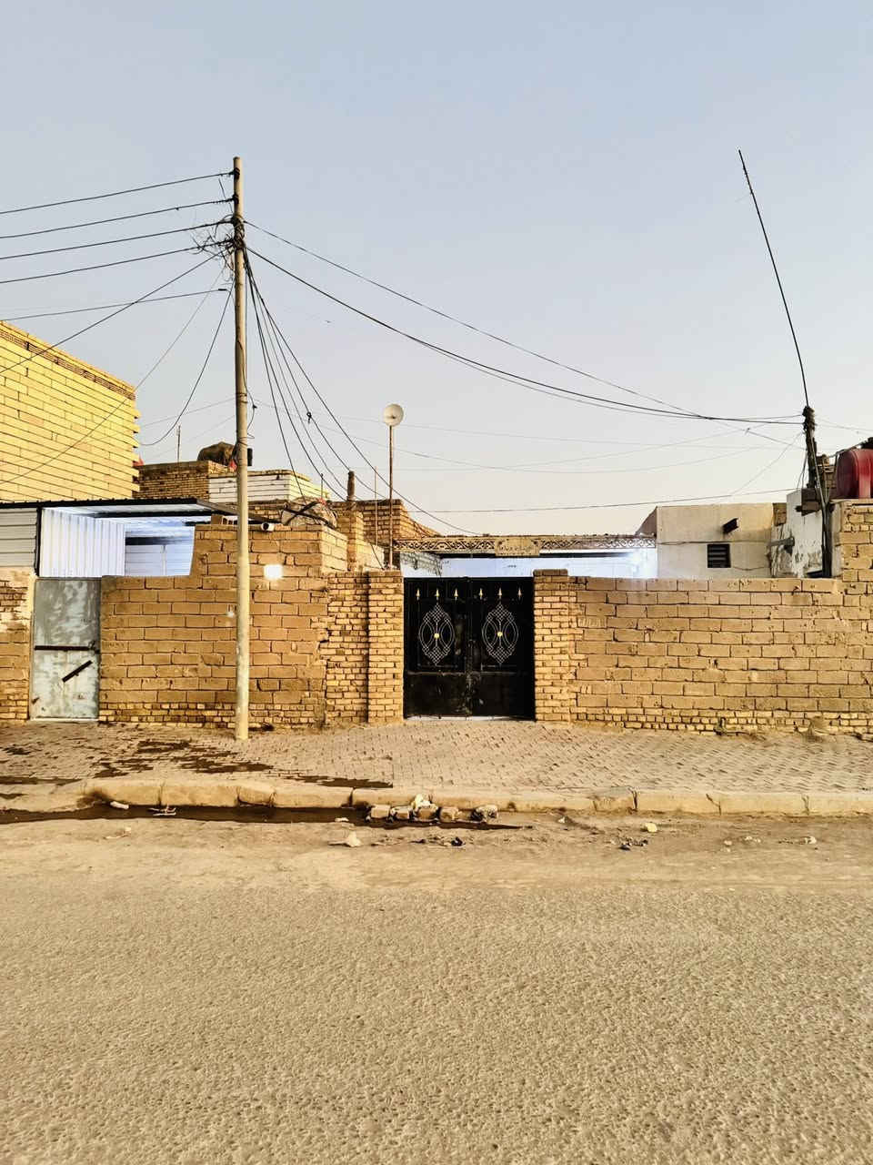 الدار للبيع بيت واحد يحتوي على مشتملات ثنين طابو صرف مساحه 144 مقابيل ملعب الشعله الاستفسار وسعر خاص


**إذا كنت صاحب هذا الإعلان وتريد حذفه لأي سبب، رجاءا أرسل رسالة إلى الدعم الفني**