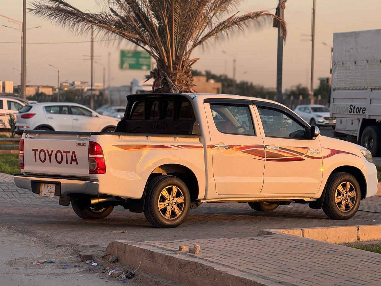 السلام عليكم فلاونزه 2015 السياره جديده وجاهزه مكينه وكير وحداده كله تمام  كفاله من الصبغ عدا طخه قليله البنيد ومصلحه مكان السياره البصره السعر 215 للاستفسار الاتصال *********** مكلف بالنشر البصرة, العراق
