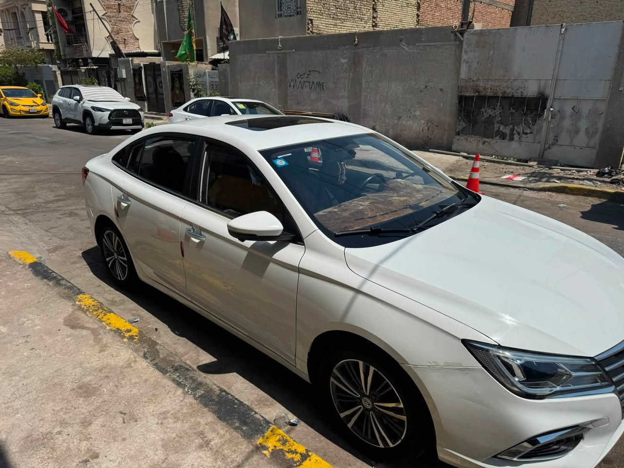 •	MG 5 موديل 2023 .
• ⁠ماشية61 الف
 • مقاعد جلد كهربائية .
 • فتحة سقف.
 • كاميرا خلفية
 • كاميرا 360 درجة.
 • شاشة لمس كبيرة.
 • تشغيل ذكي بدون مفتاح (Keyless Entry/Start).
 • مثبت سرعة.
 • ويل كب 16 .
 • مصابيح LED نهارية.
 • حساسات خلفية، 
 •  حساسات أمامية
 • فتحة السقف.
 • المقاعد الجلد.
 • التشغيل بالبصمة وزر التشغيل.
 • مثبت السرعة
بيها طخة بالبنيد  ع البارد 
وموجودة صورة الضربة 

السيارة بيها منظومة غاز 
والسعر هذا بدون المنظومة
105 وبيها مجال 
***********
