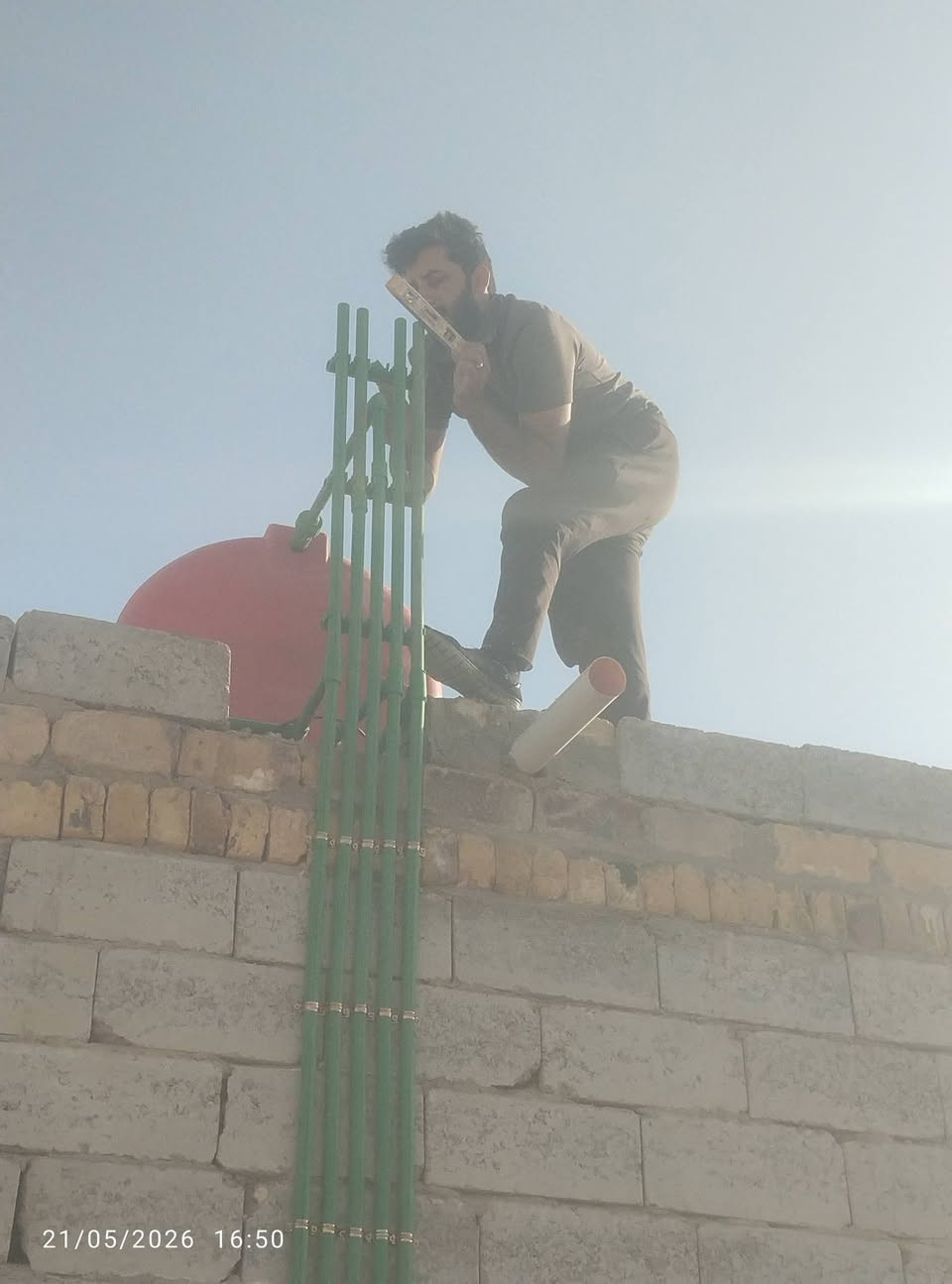 متوفر بيت زراعي سند 25 نقص فقط ارظيه وبيبان 
غرفه ٤×٥
مطبخ  ٤×٥
حمام ٢متر في ٢متر 
مسيج كامل
مساحته ٢٥٠
قريب على مجمع سكني 
قابل للتطويب 
رقمي واتساب ***********
شغل درجه اولى ماء كهرباء مجاري 
مستعجل السعر 16وبي مجال بسيط 
م/ منطقه ال ابو جاسم اقرب نقطه عن شارع ستين كيلوين جه المشروع 

مولده قريبه  للبيت
