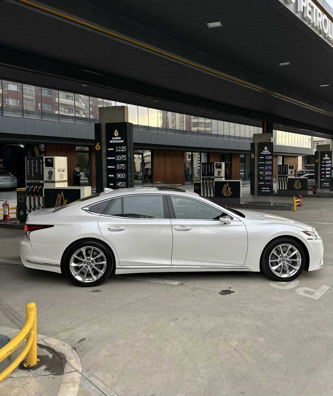 سلام عليكم نكدر نكول قطعه مميزه وراقيه وفخمه لكزس 2018. LS 500 حجم الكبير VIP. 6 سلندر توين توربو فول مواصفات خليجي شركة ساز مكفوله كفاله عامه بيبان شفط كامرات ٣٦٠ درجه شاشه خلفيه تحكم كامل ٥ بردات كشنات مساج داتشاو بيبان خزن لدات دواخل ٥ شاشات ردارات محيطيه سقف كنتارا. اخوان السياره مواصفاتها هوايه ميحتاج اكتبها كولها ارقام سنويه جديده راسن احولك مكان السياره السليمانيه السعر 477 
***********
