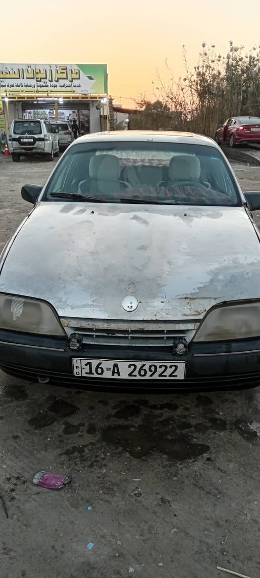 سياره للبيع مكينه وكير حداديه وتخم تاير خير من الله ***********سعر 15وبيه مجال العنوان دوانيه الحمزه الشرقي
