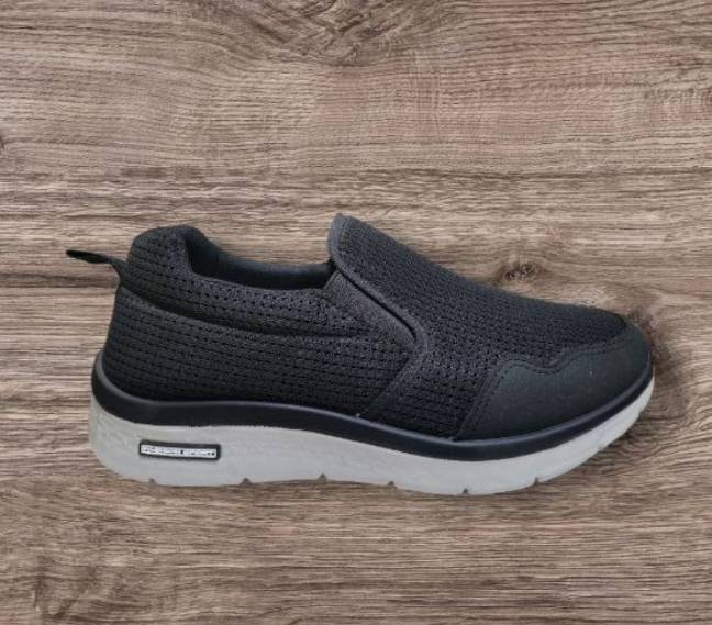 بصره عشار حنا الشيخ احذيه الشباب يتوفر توصيل القياسات من 40 الى 45 