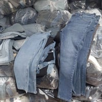بنطلون جينز • رجالي ونسائي • اقل طلب ١٠٠٠ قطعة