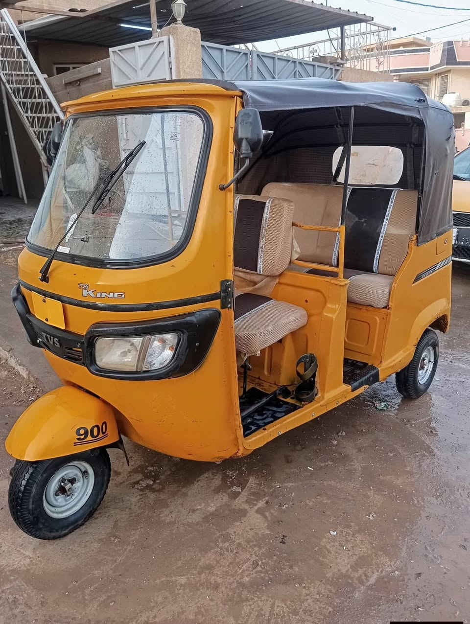 تكتك اتي افي اس تكتك نضيفه حيل كبل الشارع العنوان ابو غريب  موديل 19 سعر 3ونص وبيه مجال رقم الهاتف *********** /***********
