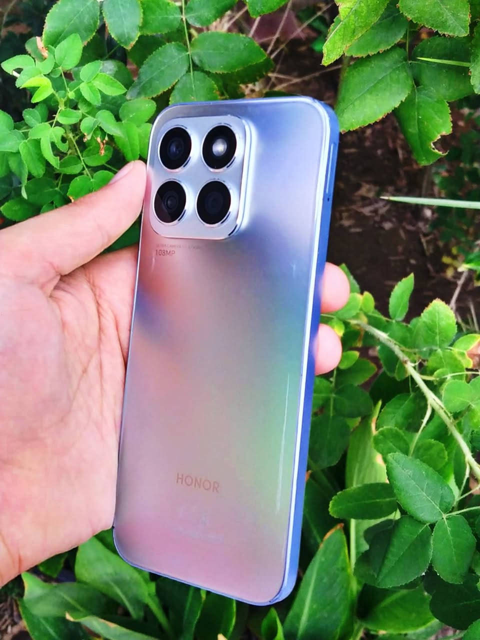 📱 للبيع: HONOR X8b بحالة ممتازة ✨

✅ شاشة AMOLED كبيرة 6.7 إنش بدقة +FHD وألوان رائعة.
✅ ذاكرة 256 جيجابايت – مساحة كبيرة تكفي كل احتياجاتك.
✅ رام 8 جيجابايت مع توسعة افتراضية لأداء سلس وسريع.
✅ كاميرا خلفية 108 ميغابكسل تلتقط صورًا عالية الدقة.
✅ كاميرا أمامية 50 ميغابكسل مناسبة للسيلفي والمكالمات.
✅ بطارية 4500mAh تدوم طوال اليوم.
✅ شحن سريع بقوة 35 واط.
✅ معالج Snapdragon 680 اقتصادي في استهلاك البطارية.
✅ بصمة جانبية سريعة وميزة فتح القفل بالوجه.
✅ يدعم شريحتي اتصال 4G.
✅ تصميم أنيق وخفيف الوزن.

السعر 175 مع مجال بسيط 
📩 للاستفسار وتساب ***********

