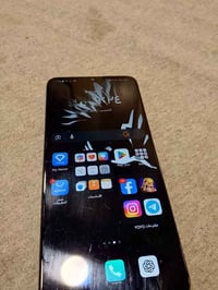 جهاز نضيف وحلو سعره 100بي جال قليل الجهاز شريحته متشتغل تصيلحه ١٥ الف ...