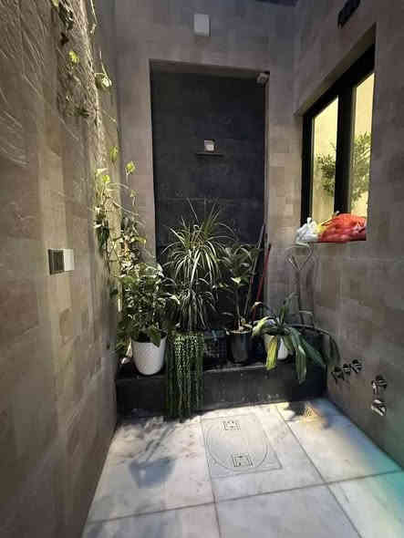 #للبيع_في_السيدية_140م_خلف_جامع_الاقصى_واجهة_7م
دار سكني مودرن فول درجة اولى مرمر اعلى المواصفات

مربع الضباط الأقصى خلف شارع التجاري  بناء 2024

الـمـسـاحـة    140  مـتـر   الواجهة  7  م   نزال 20 م شارع 12م

متكون من 3 طوابق ( 4 غرف نوم وصالة وهول ومطبخ وخدمات 3 ولوندري وبيتونة  وحديقة داخلية )

_________________
البيت الحديث 🏠للأستثمار والتطوير العقاري والمقاولات العامة 🌍
                    بيع - شراء -أيجار 
       قطع الاراضي في بغداد والمحافظات
                        👇🏼👇🏼👇🏼
        

للاستفسار_والمعاينه_الاتصال_على_الارقام_التاليه
*********** 

البيت الحديث للاستثمار والتطوير العقاري والوساطة  العقارية 
العنوان السيديه الضباط مجاور مصرف الرافدين 

نعمل على ترويج العقار ونستقبل كافة العروض في بغداد تحديد⬇️
#السيديه 
#المنصور
‏‌‎#القادسيه
#اليرموك

   نكفيك عناء البحث......

‏   ‌‎
🌺🌺🌺🌺🌺🌺🌺🌺🌺🌺🌺
#عقارات السيدية
‏‌‎#عقارات_المنصور #حي_المتنبي #حي_العربي #الاميرات #حي_المهندسي #دور_السود #البيجيه 
‏‌‎#عقارات_اليرموك
#عقارات_حي_الجامعه
#حي_العدل 
#البياع
‏‌‎#عقارات_القادسية 
‏‌‎#عقارات_الحارثية  
‏‌‎#عقارات_الكرخ
#شركات #شركات_توصيل #منظمات
#مقرات #مكاتب_محامين #ايجار_تجاري
#مطاعم_للايجار #قاعات_للايجار
#بنايات_للايجار #بنايات_سكنية
#سكن_عوائل #سكن_شباب #سكن_عزاب
