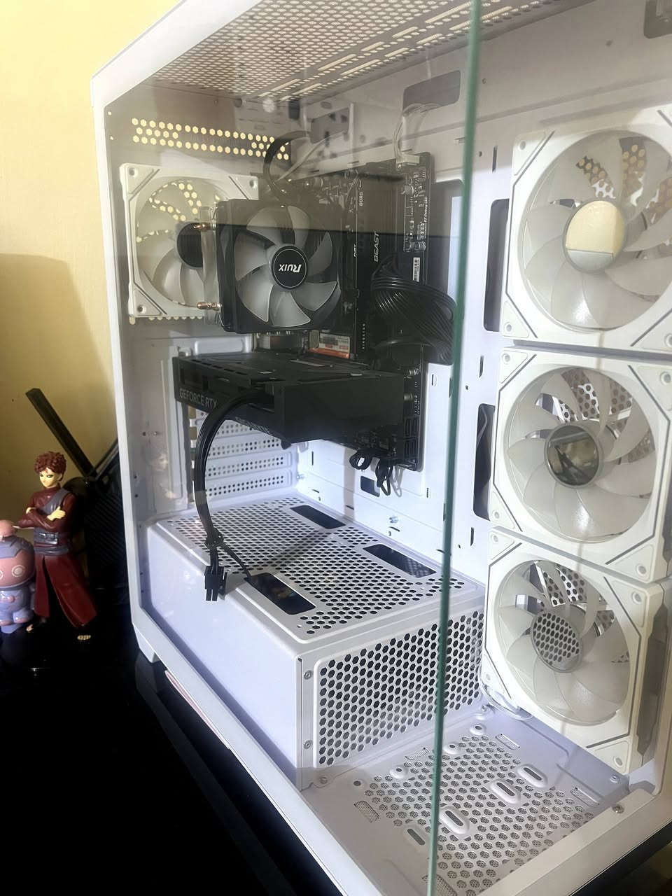 السلام عليكم ، PC كامل ويا الميز والموس والكيبورد مستخدم شهر ، نظافه 100% تجي للبيت يمي تفحصه بالكامل ، سبب البيعه عندي زواج والله يتممها ع خير 

مواصفات البيسي:
كرت الشاشه 4060Ti 8GB 4FAN
المعالج i5 14400f
المذر بورد Msi Pro 760m-e DDR5
M.2: 512GB GEN4 5000/s
PSU: 650W BRONZE 80%
RAM: 2x8 16GB 6000 KINGSTON DDR5
مثل ما موضح عدكم بالصور ، كل قطعه بالبيسي وياها الكارتونه مالتها ، 

مواصفات الشاشة:
MONITOR RAPTOR
24-INCH
FHD-(1920X1080)
REFRESH 180HZ
PANEL FAST IPS
RESPONSE 1MS

السماعه:
ARROW PRO CARBON موضحه عدكم بالصوره 

يوبي اس اونلاين
CARBON UPS
1KV-ONLINE
اليوبي اس جديد ونظافه ميه بالميه مستخدم اسبوع فقط
وباقي التفاصيل موضحه عدكم بالصوره ، البيسي متكامل ونظافه ميه بالميه 
السعر مليون و 900 وقابل للتفاوض 
البيع مستعجل


**إذا كنت صاحب هذا الإعلان وتريد حذفه لأي سبب، رجاءا أرسل رسالة إلى الدعم الفني**