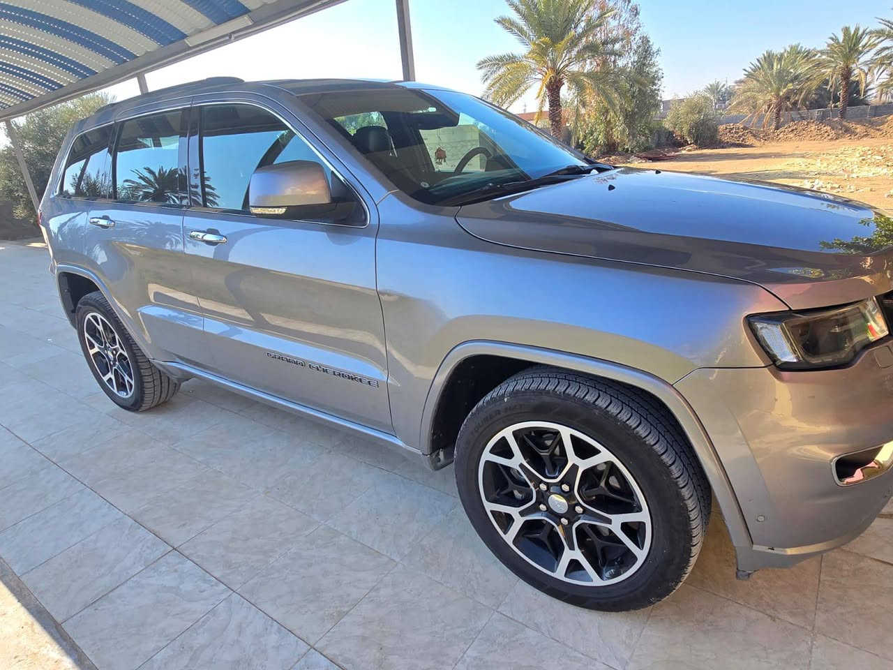 سلام عليكم
جيب للبيع موديل 2020 خليجي مكفوله كفاله عامه عدا نص جاملغ صبغ اثر طخه بسيطه  
سياره فول مواصفات لمتدت  فتحه بانوراما  شاشه كبيره حساسات اماميه خلفيه سياره بيه مواصفات هوايه بعد مفولهه مواصفات 
   للستفسار 
***********
سعر 285 وبيه مجال
سياره رسمي 
اني مكلف بلنشر
