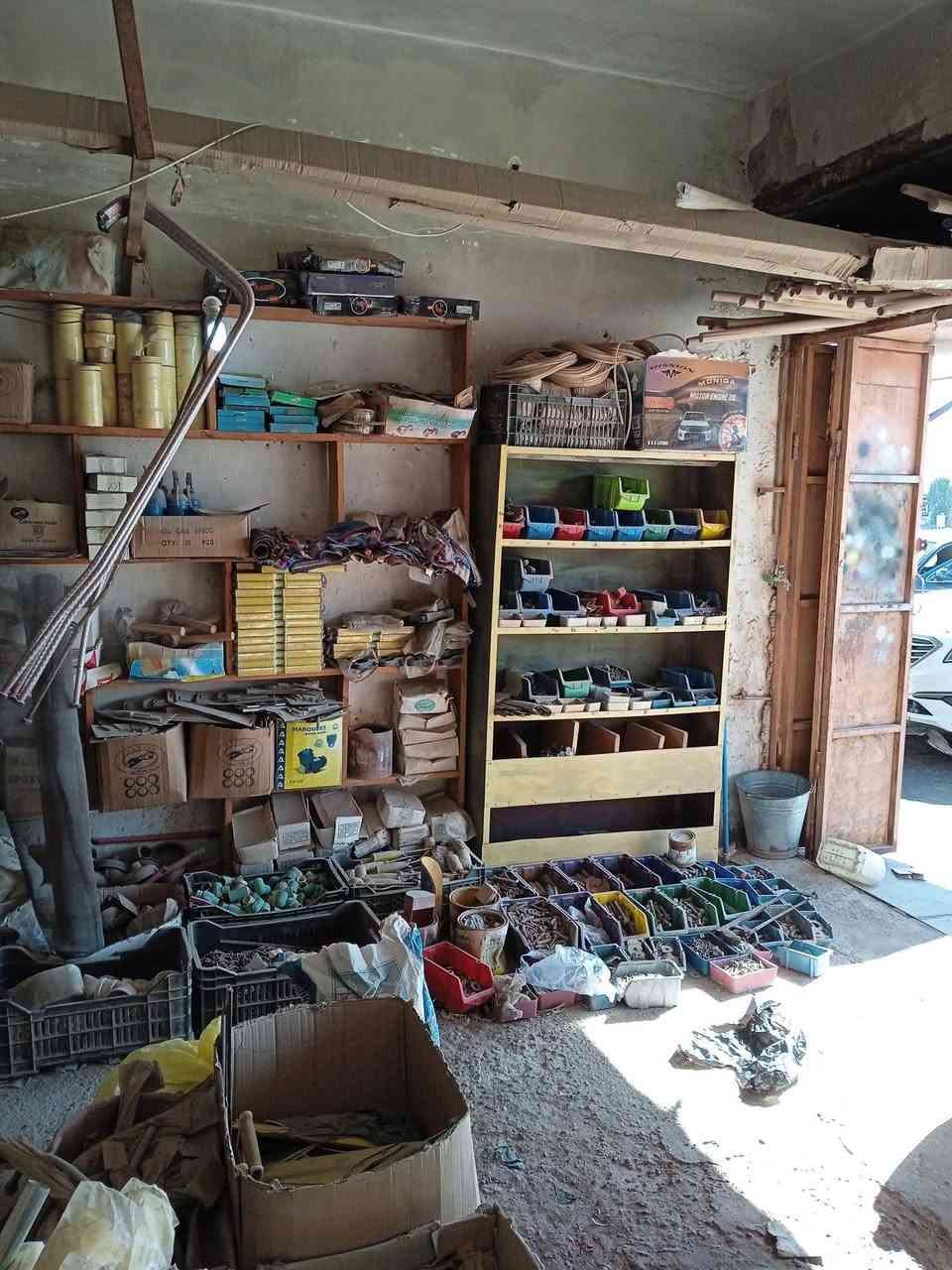 السلام عليكم 
غراض انشائية للبيع 
نضيفة بلكارتون تجي وتشوفهن ابعينك 
السعر سبع ملايين 
بيهن مجال حك الجية 

المكان البصرة مركز المدينة العالية


**إذا كنت صاحب هذا الإعلان وتريد حذفه لأي سبب، رجاءا أرسل رسالة إلى الدعم الفني**