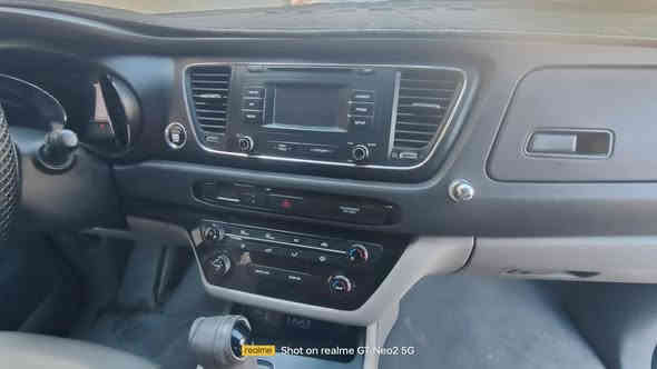 السلام عليكم للبيع كيا سيدونا موديل2016 امريكي مكينه ٦ سلندر
مواصفات بصمه تحكم ستيرن مانع انزلاق مثبت سرعه نظام تقليل صرف بانزين شاشه كامره خلفيه حساس خلفي  كشنات جلد تدفئه المري شفط حداديه خلفي امامي جيدة تبريد ثلج تخم تاير جديد بيبان كهرباء  السيارة مصبوغة حزام للجمالية عده القمارة بدون صبغ 

سعر السياره 160 وبيه مجال  متواجد على الفيس ( للتواصل الرقم ***********)
