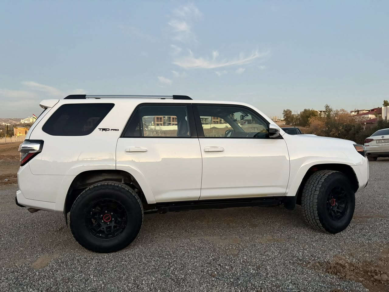 السلام عليكم
TOYOTA  4RUNNER TRD PRO 2016

وارد أمريكا  

محرك 6 سلندر v6 

سيارة  كلين تايتل 

ايرباك  سليم  

فور ويل ( 4*4 ) 

دبل trd بلادي

درع trd بلادي

ويل trd بلادي

دوسات كهربائي

نظام زحف

كاميرة خلفية 

داخلية اسود   

كشن أمامي كهربائية 

كشن جلد هيتر

لايتات عدسة زينونة 

تحديد سرعة 

حجم تايرات ١٧ كوبر امريكي

خمسه راكب 

ماشي 158 الف ميل

سعر ٢٨٠$ بيها مجال

باقي تفاصيل داخل صور  

مكان اربيل 

 واتساب 

***********
