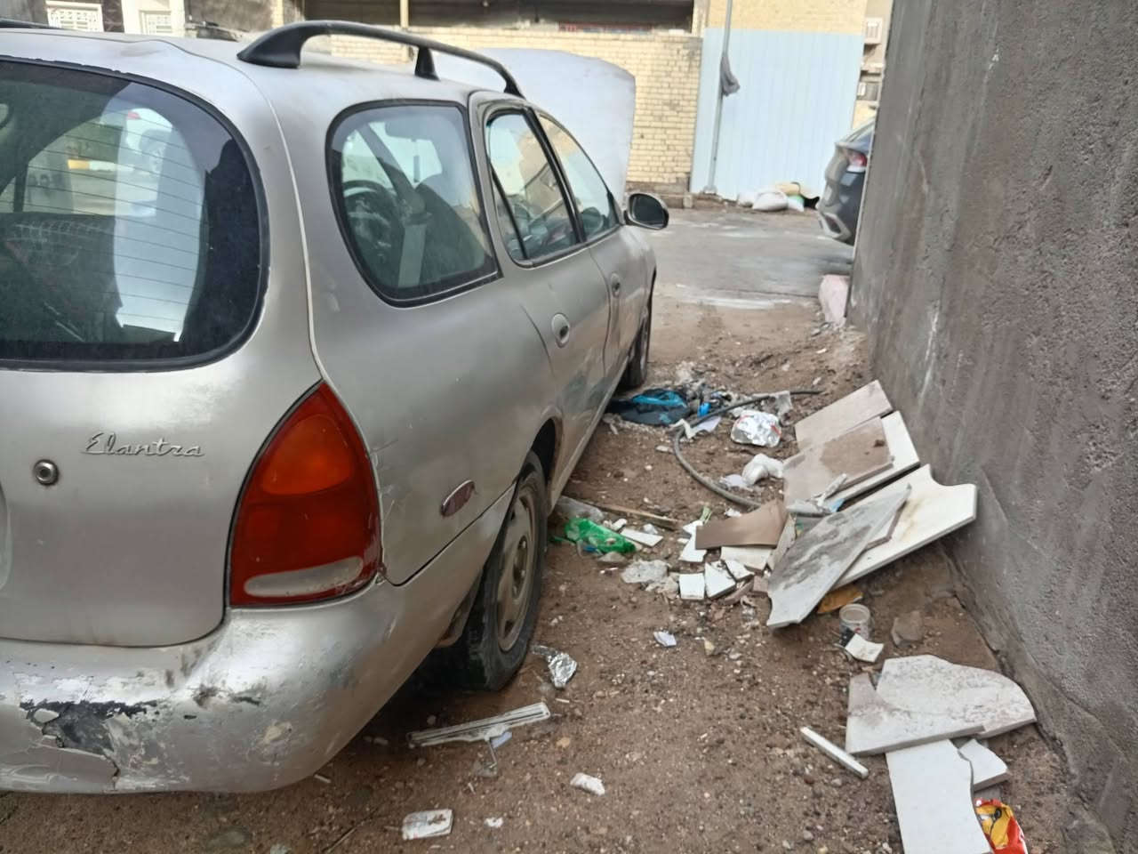 السلام عليكم شباب للبيع هونداي النترة موديل ١٩٩٦ رقم بغداد انكليزي سياره نضيفه بلاديه بدون حادث مكينه حاويه كير اوتوماتيك صدر أمامي خلفي جديد تخم تاير جديد تبريد شغال سياره خدميه وين ميعجبك ططلع بيه فقط بيع جراد كهربائيات كله شغاله فقط كيج البانزين يخربط السعر ٣٢ ورقه للاتصال *********** مكاني بغداد
