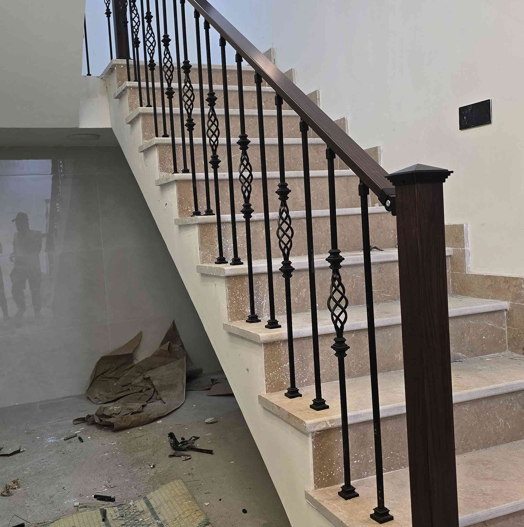 🎉🔥 عروض رأس السنة من شركة القريشي للمحجرات الملكية 🔥🎉
استقبل السنة الجديدة بذوق ملكي وسعر ما يتعوّض 😍
لا تضيع وقتك ولا فلوسك… العرض قوي والكميات محدودة جداً! ⏳
📲 ***********    (واتساب)
💰 الأسعار الخاصة برأس السنة:
▪️ الباية: من 15,000 إلى 18,000 دينار فقط
▪️ الدنكة الملكية الثقيلة: 100 الف دينار فقط

🎁 هدايا خاصة لأصحاب الكميات التي تتجاوز (70) باية

📹 تحب تعرف السعر بدقّة؟
راسل الصفحة 📩 وأرسل:
1️⃣ فيديو للدرج
2️⃣ صورة للموديل المطلوب
والباقي علينا 👌😉

👷‍♂️ ليش تختار القريشي
✅ خبرة طويلة وكوادر متخصصة
✅ إشراف هندسي مباشر
✅ ضمان جودة لا يقل عن 10 سنوات

🔧 المواصفات الفنية:
▪️ معدن ABS عظم عاج مضغوط
▪️ وزن القطعة: من 3 كغم إلى 5 كغم
▪️ صبغ حراري ألماني خاص بالسيارات
▪️ الارتفاع: 1 متر
▪️ جميع الموديلات متوفرة

📍 العنوان: البدير خلف مركز الشرطه

📞 للمراسلة والاستفسار راسلنا من الزر اسفل المنشور او على الارقام

📲 ***********
***********

✨ عروض رأس السنة… ذوق ملكي يبدأ ويّانا 🎆
