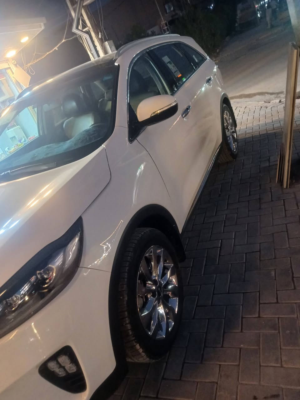 السلام عليكم
سونتو ٢٠٢٠
فول مواصفات جنطه كهرباء وبانوراما 
ماشيه ٦٢ الف
بيه فقط بارد قليل 
السعر ٢٥٠
مكاني الدوره ش٦٠
***********
