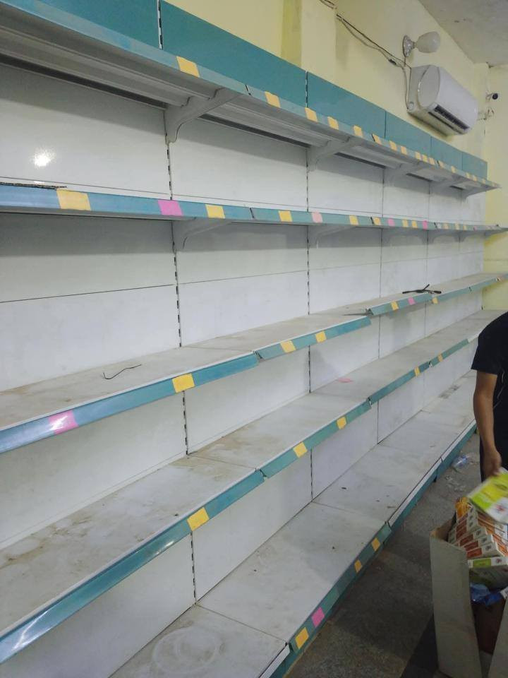 السلام عليكم 
رفوف تركية للبيع 13متر 5 طوابق ارتفاع  مترتين و 25سانتيم منظفة وجاهزة بس تركبها 
سعر المتر 120 و بي مجال اللة شاهد مشترينها ب 130المتر 
للاتصال *********** او واتساب
