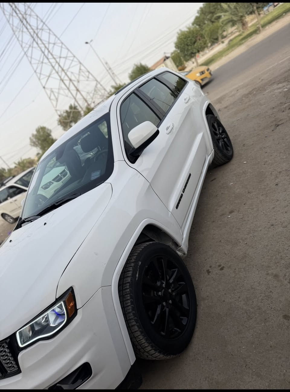 السلام عليكم جيب للبيع موديل ٢٠١٧  وارد أمريكي ضرر ضمن صور الحادث ضرر بصيط فول عده الفتحه محرك كير كفاله تبريد تدفه كفاله السياره ماشيه ٩٨ مايل الاتصال/*********** 

عنوان غزاليه ركن شارع المركز 
السعر 205 $ وبيه مجال
