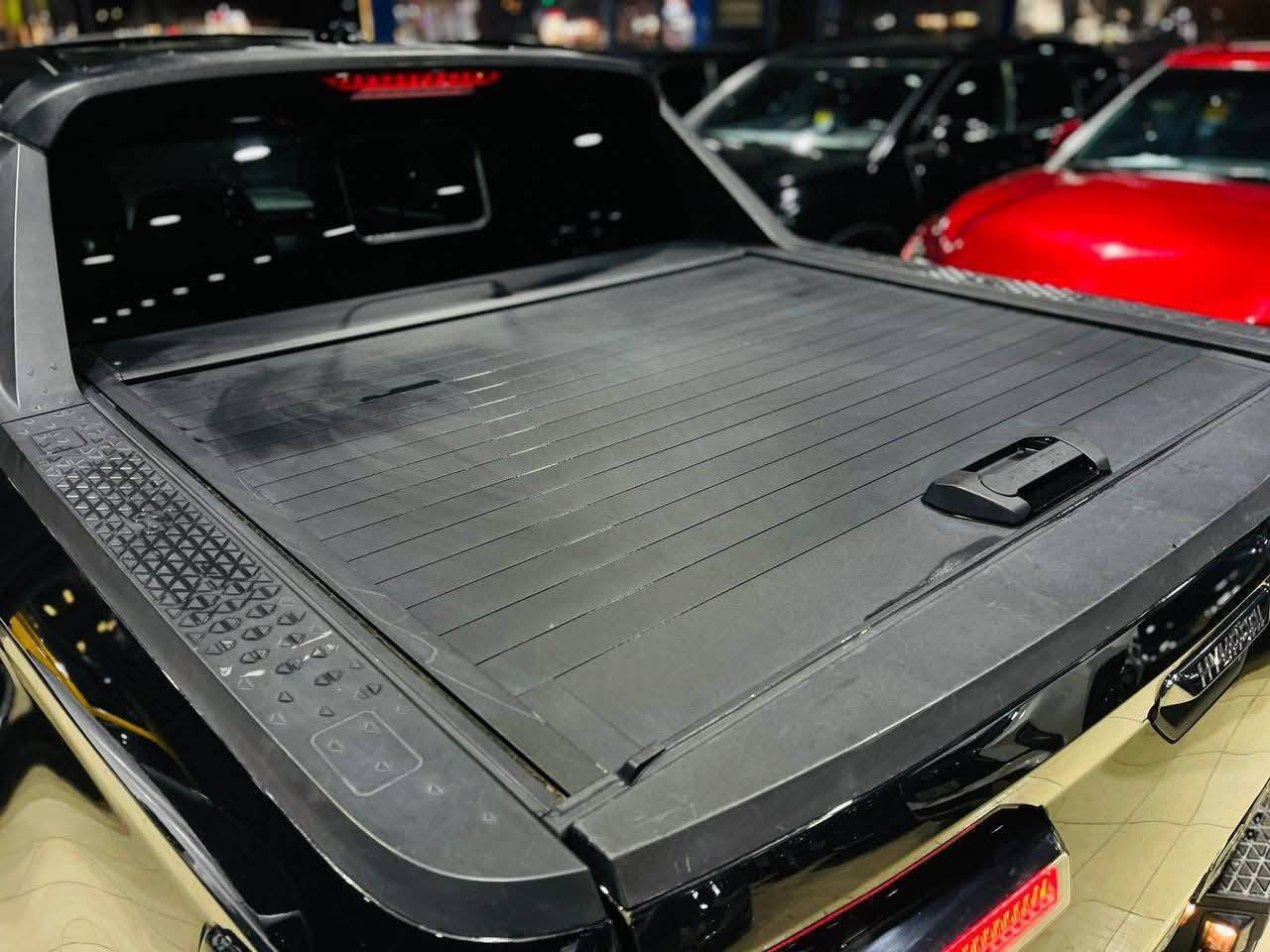 هونداي سانتا كروز 2025 فور ويل فول مواصفات بيها بس بارد بقبق الجنطه مقدار شبر وبارد بالجاملغ اللي ورا السايق بدور هم قليل يعني هو من امريكا هيج اجتي السياره حادثها بس دعاميه 
سيارة فول مواصفات للاخير رادار امامي رادارات جانبية توقف ذاتي وهواي مواصفات
السعر ٢٣٢ وبيهة مجال 
العنوان بابل 
الرقم ***********
*********** حلة, بابل
