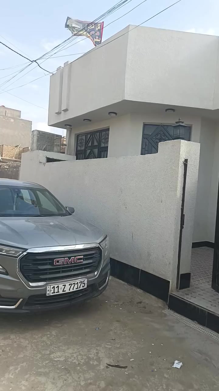 بيت للبيع في حي الحكيم المساحه ١٦٠متر طابو زراعي سند ٢٥ نزلت الوائليه ثالث فرع عن الشارع العام خدمات ماي مجاري كهرباء تبليط البيت جاهز للستفسار اتصال على  الرقم ***********
