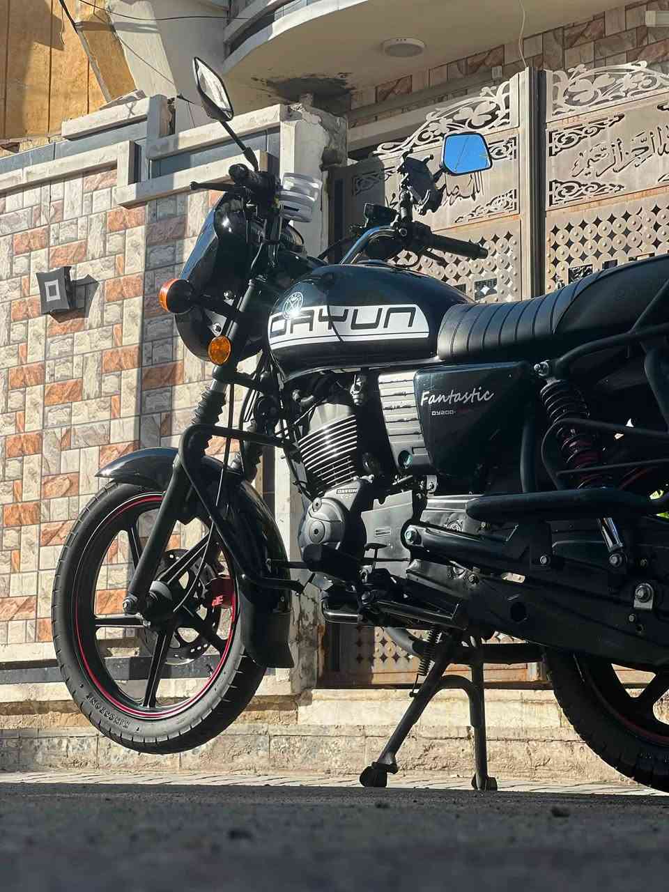 دايون كلاسك 26للبيع سعر الدراجه 2500يعني مليونين وخمسميه وبيهامجال مكاني الشعب للتفاصيل هاذ رقمي ***********
