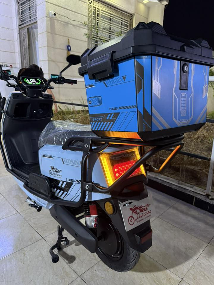 السلام عليكم دراجة كهربائية جديده استخدام شهرين بطاريات جديده اولت امس ركبتهم سيت كامل 6 بطاريات 32 امبير تمشيك 40 كيلو 
السعر مليون و100 بيها مجال قليل 
بصره جزيره 
***********
