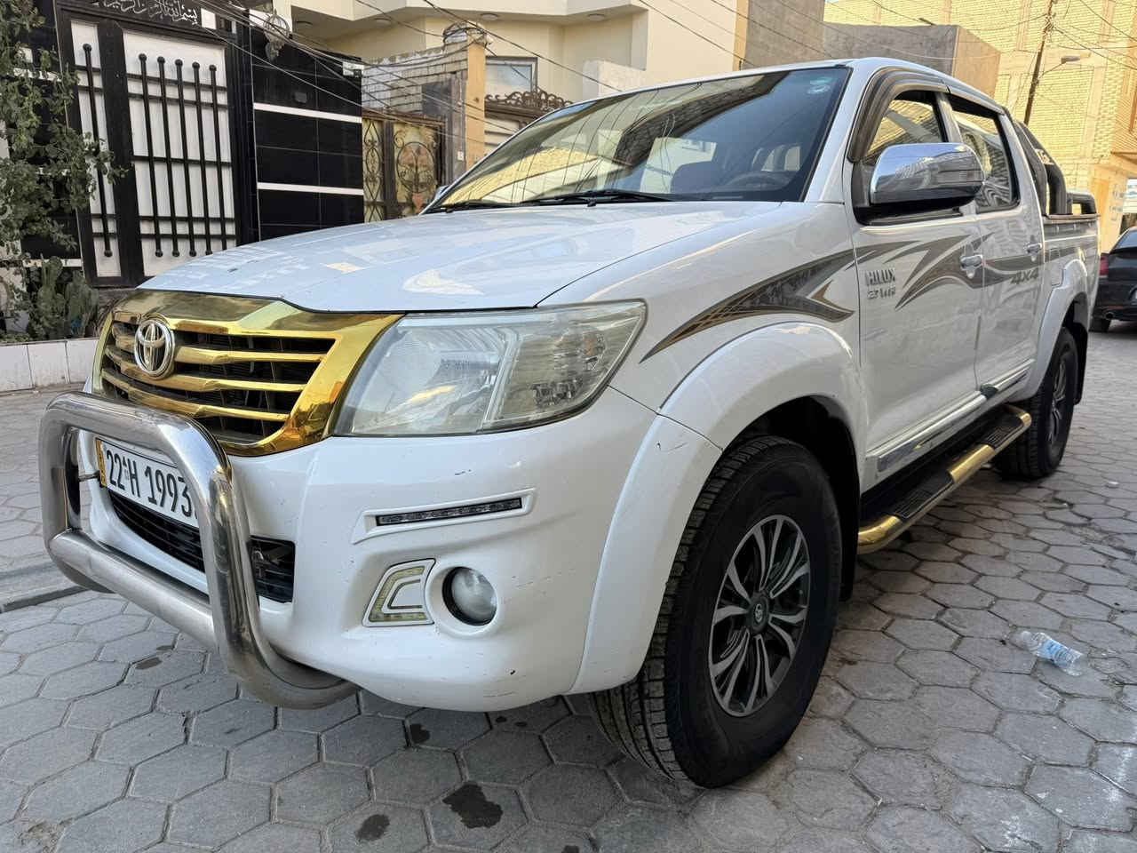 السلام عليكم هايلوكس ٢٠١٥ وارد كويتي 
تخم تاير جديد ماشيه ٢٢٠ ألف 
العنوان النجف الأشرف 
بيه بارد خفيف بلچاملغ الوره 
السعر ٢٤٥ 
للاستفسار 
***********
