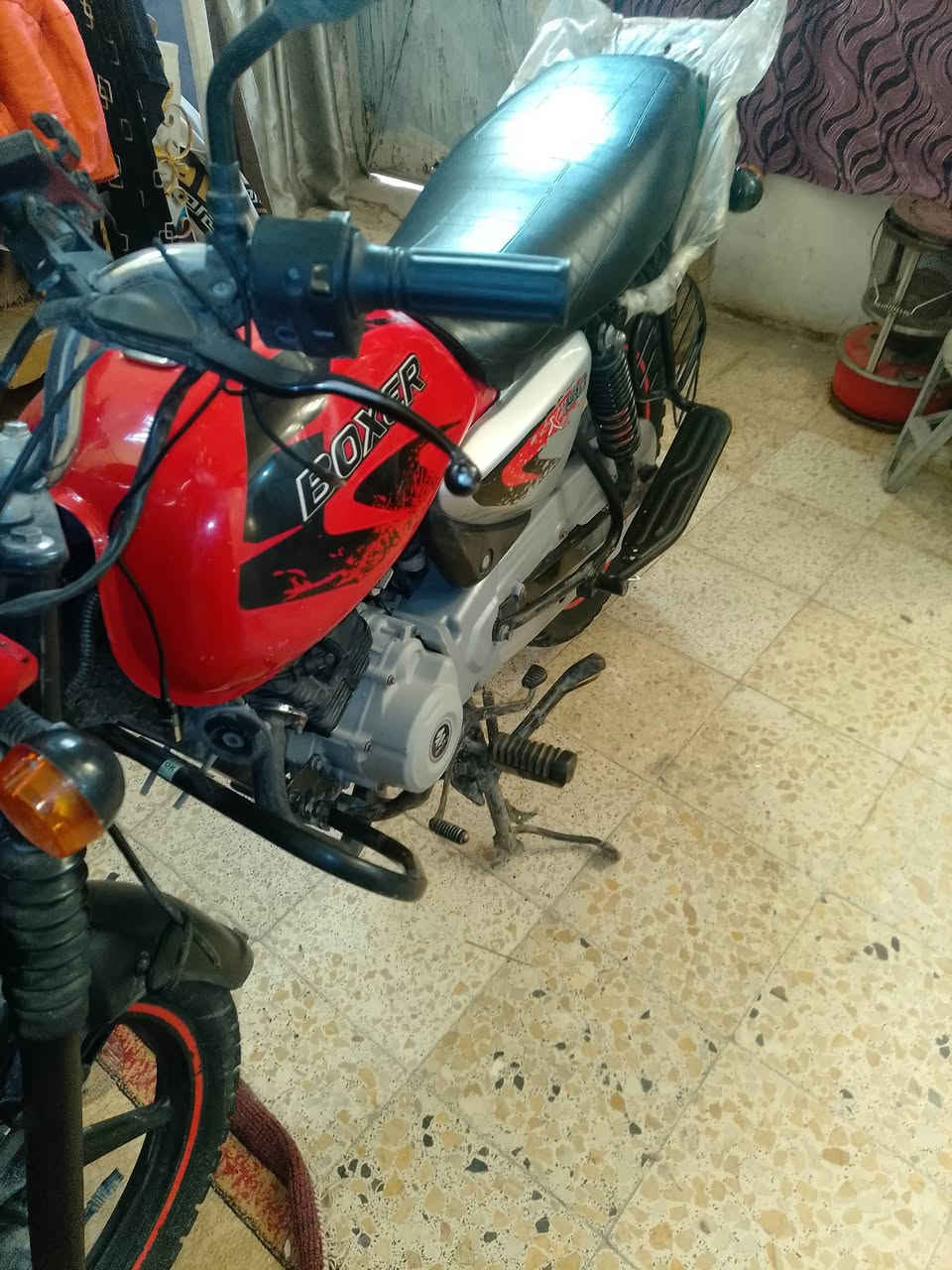 سلام عليكم شباب بوكسر جبلي كدام  عينك النضافه مرقم ديالى مشروع وطني وين متريد تحول مكاني بغداد سبع قصور ***********
