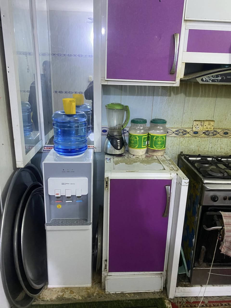 سلام عليكم متاح كاونتر تفصال مو سوكي نظافته مثل ماموضح بالصور مع المرشحه وهذني البيبان موجودات مكاني بغداد الحسينية الراشديه ملاحظه الكاونتر ثكيل تفصال السعر 250 وبي مجال للطيبين رقمي بي واتساب او موجود على الخاص(***********)
