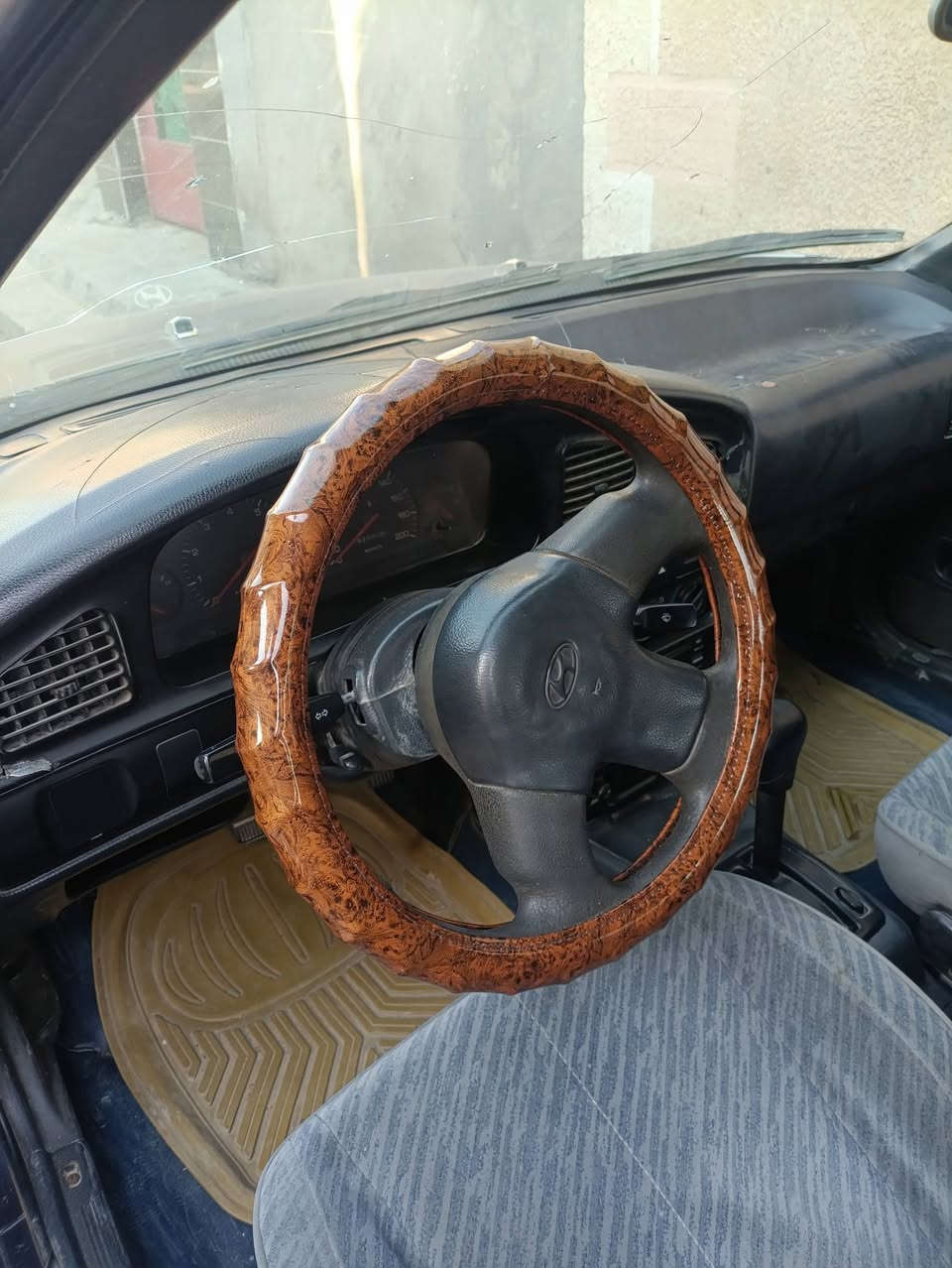 النترا دمعه 93 اوتماتيك محرك مفتوح رقم بغداد انكليزي باسمي فرممات بلاديات لاخياس ولا لحيم
شرط تاير تخم جديد باتري جديد صدر ومشط جديد 
السياره فقط بيهه صبغ جراد خفيف
السعر 31
أقره المكتوب اخي قبل لاتخابر
ديالى بلدروز 
***********
