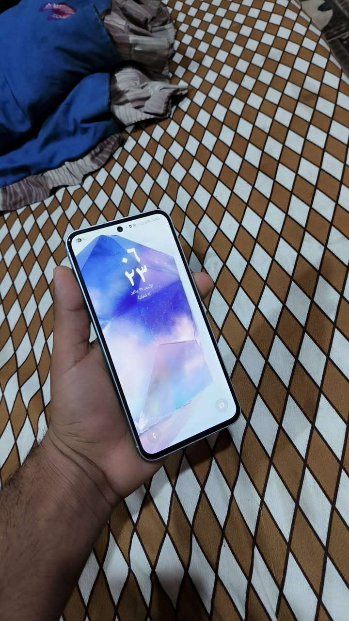 سلام. عليكم سامسونك A55  فايف جي ذاكره 256 جهاز كلش نضيف بدون ملحقات السعر 285 وبي مجال بسيط مكاني البصره مطيحه ***********
