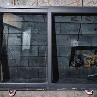 شباك المنيوم سلايت نظيف اي عيب ما بيه للبيع    ٠٧٨٢٩٥٠٢٥٣٣