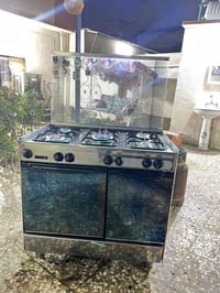 طباخ نضيف كله شغال السعر ١٦٠ وبي مجال المكان نهايه الشعله قرب العلوه م...