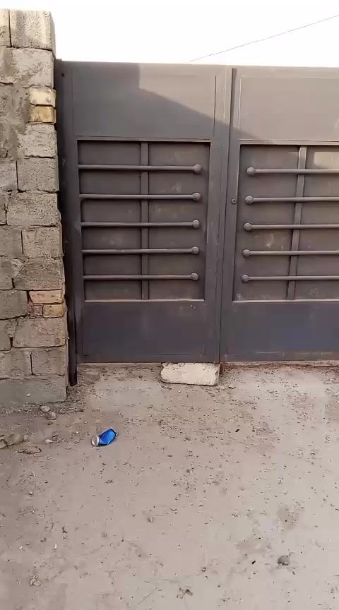 بيت تجاوز للبيع في منطقه شهداء البياع بل مخازن خلف مجمع حي صدام وسعر مناسب ***********
